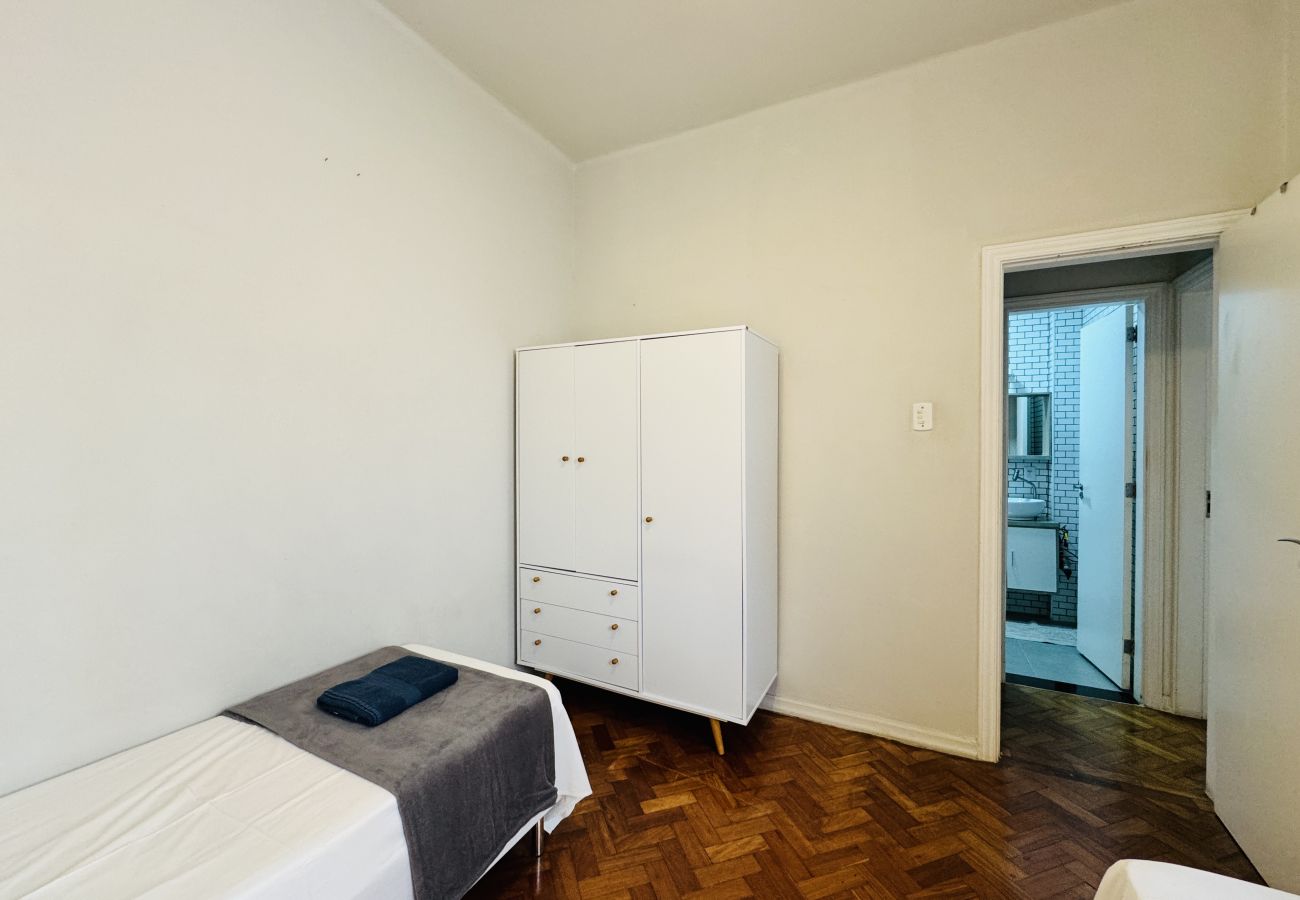 Apartamento em Rio de Janeiro - Leblon 2 Quartos 500 metros da praia - BestHostRio