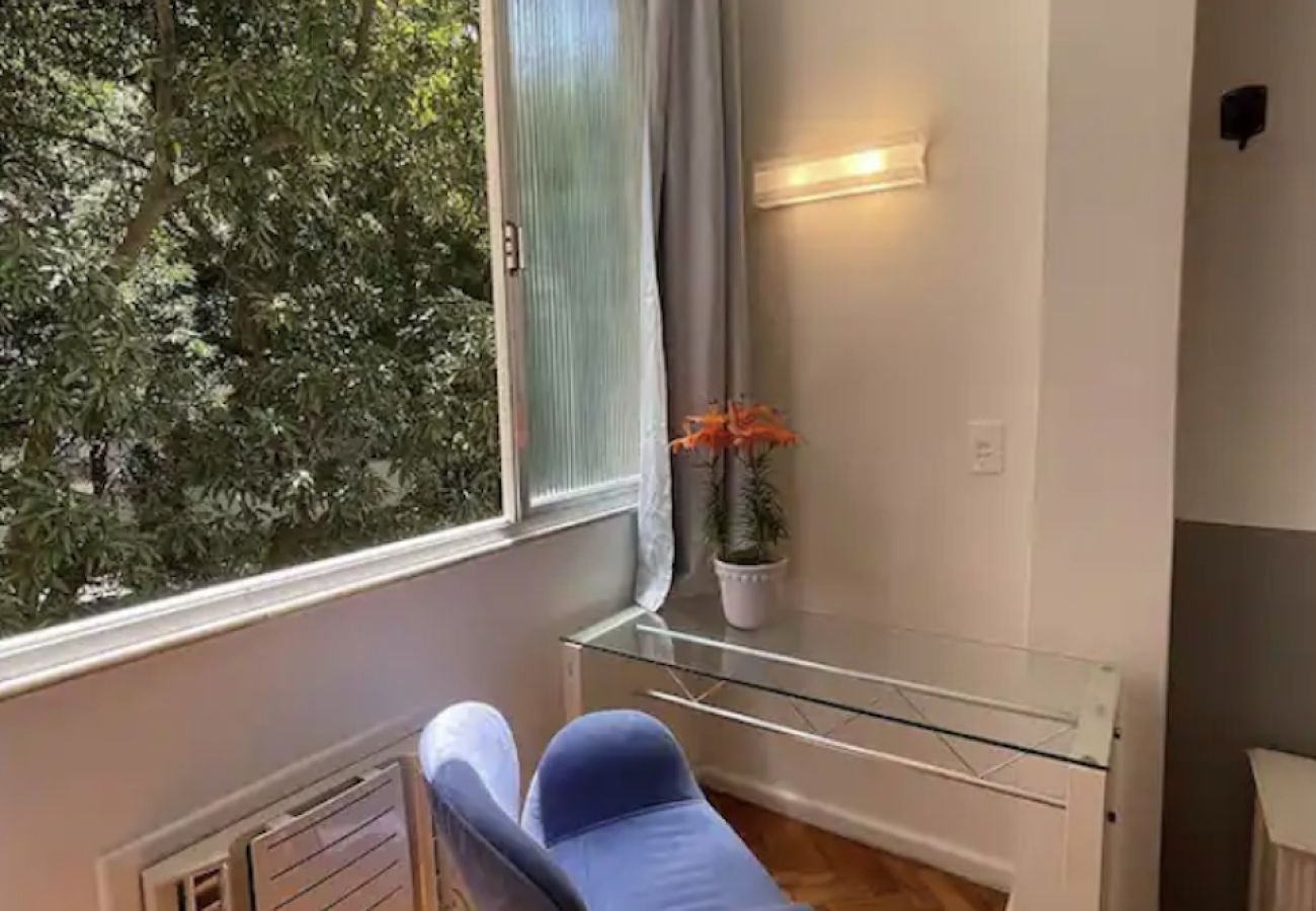 Apartamento em Rio de Janeiro - Tranquilo, na quadra da praia e perto de tudo - BestHostRio