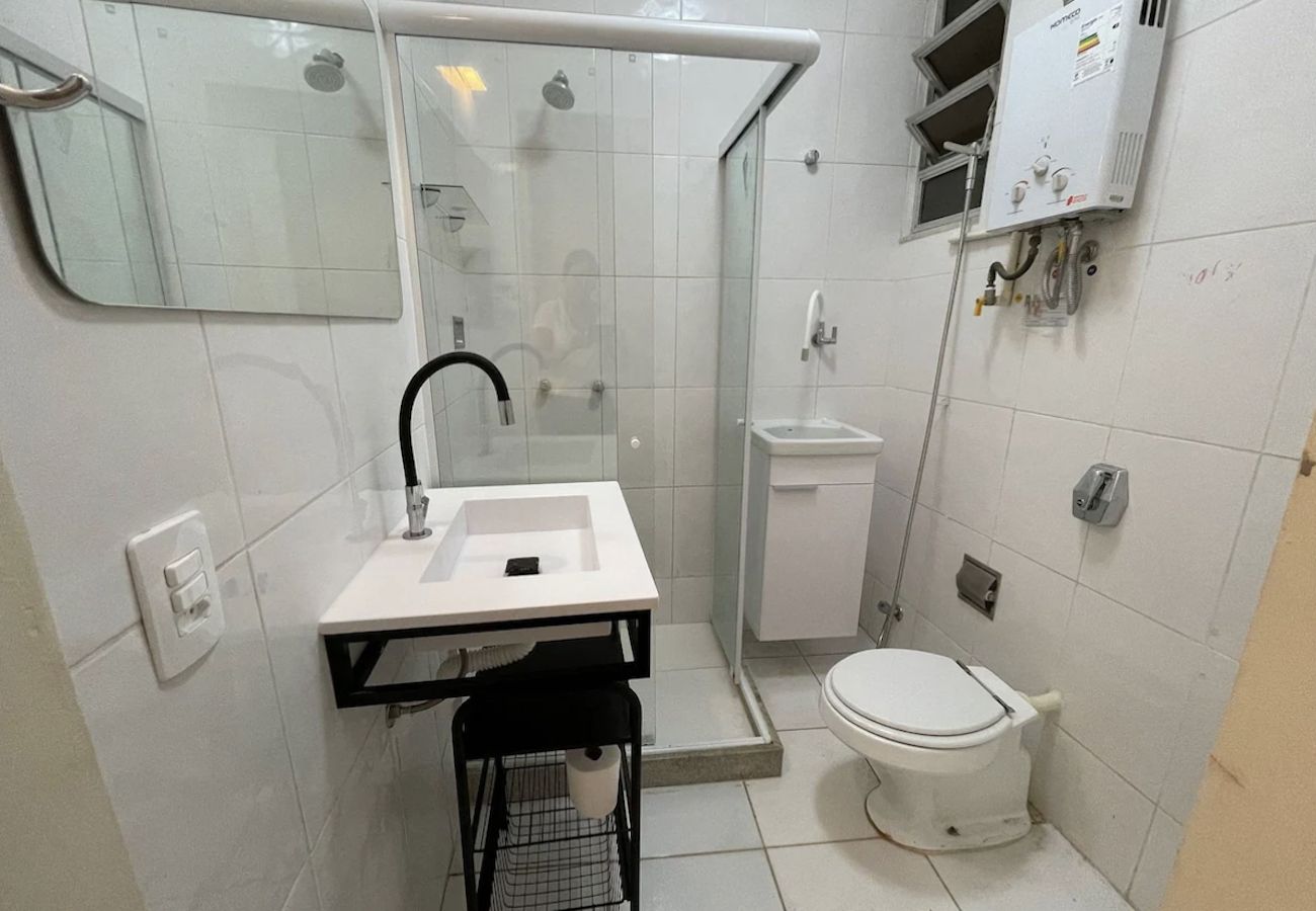 Apartamento em Rio de Janeiro - Tranquilo, na quadra da praia e perto de tudo - BestHostRio