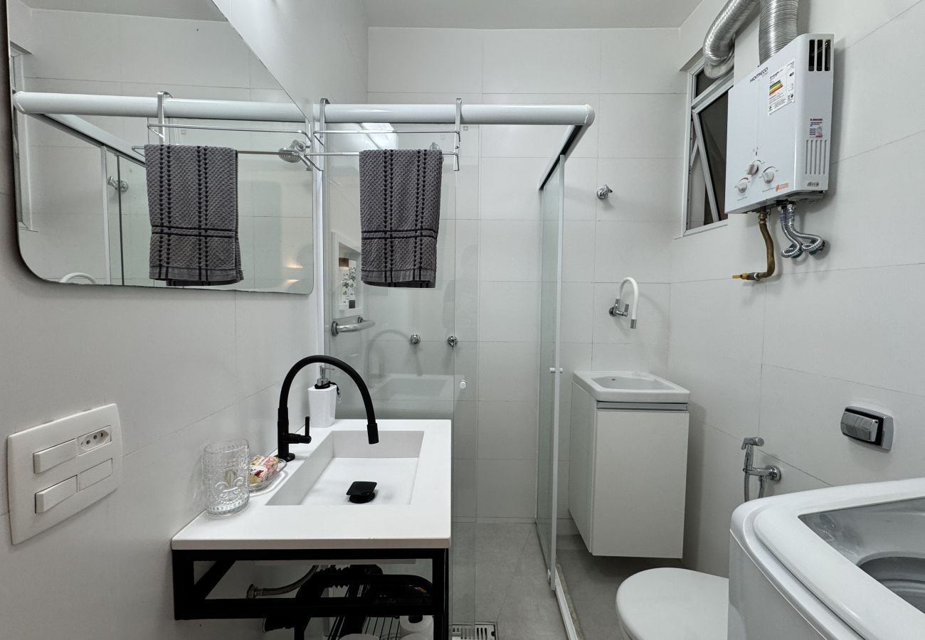 Apartamento em Rio de Janeiro - Tranquilo, na quadra da praia e perto de tudo - BestHostRio