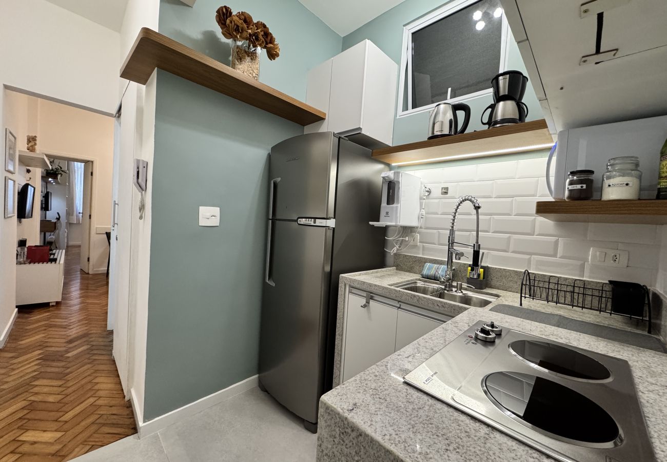 Apartamento em Rio de Janeiro - Tranquilo, na quadra da praia e perto de tudo - BestHostRio