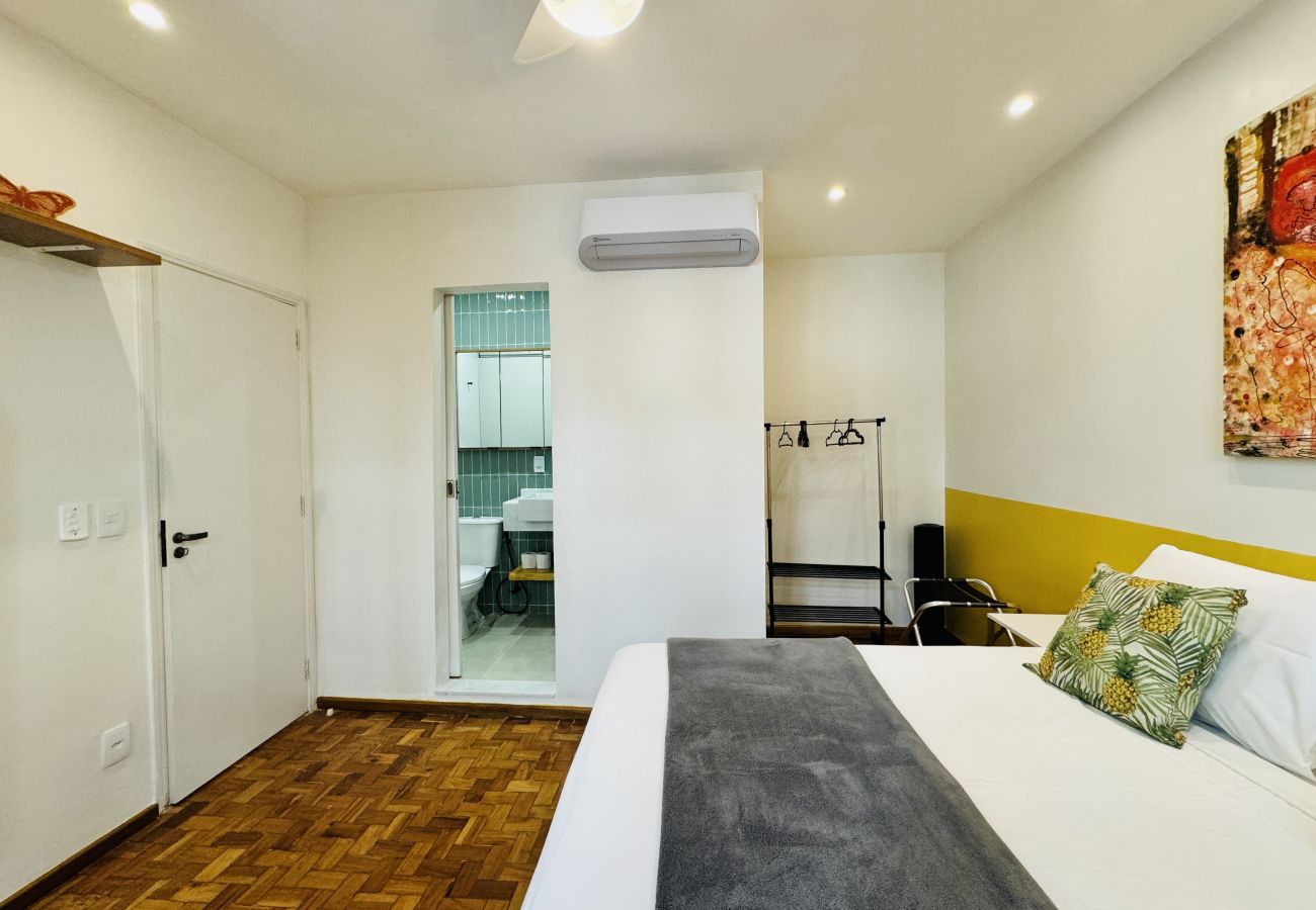 Apartamento em Rio de Janeiro - Leblon 2-Quartos 450 m da Praia - BestHostRio