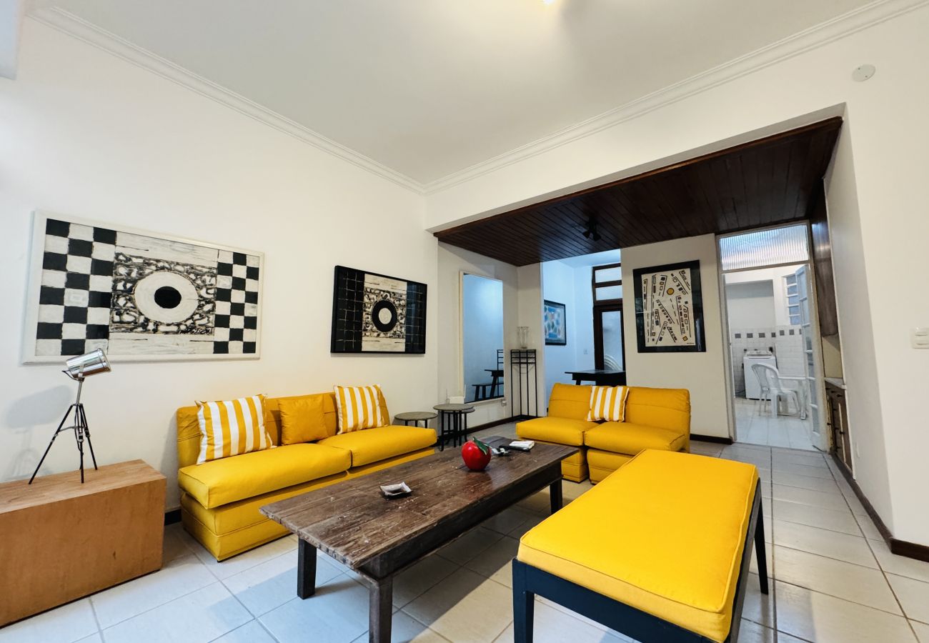 Apartamento em Rio de Janeiro - Charmoso Apartamento Térreo com Estilo e Conforto