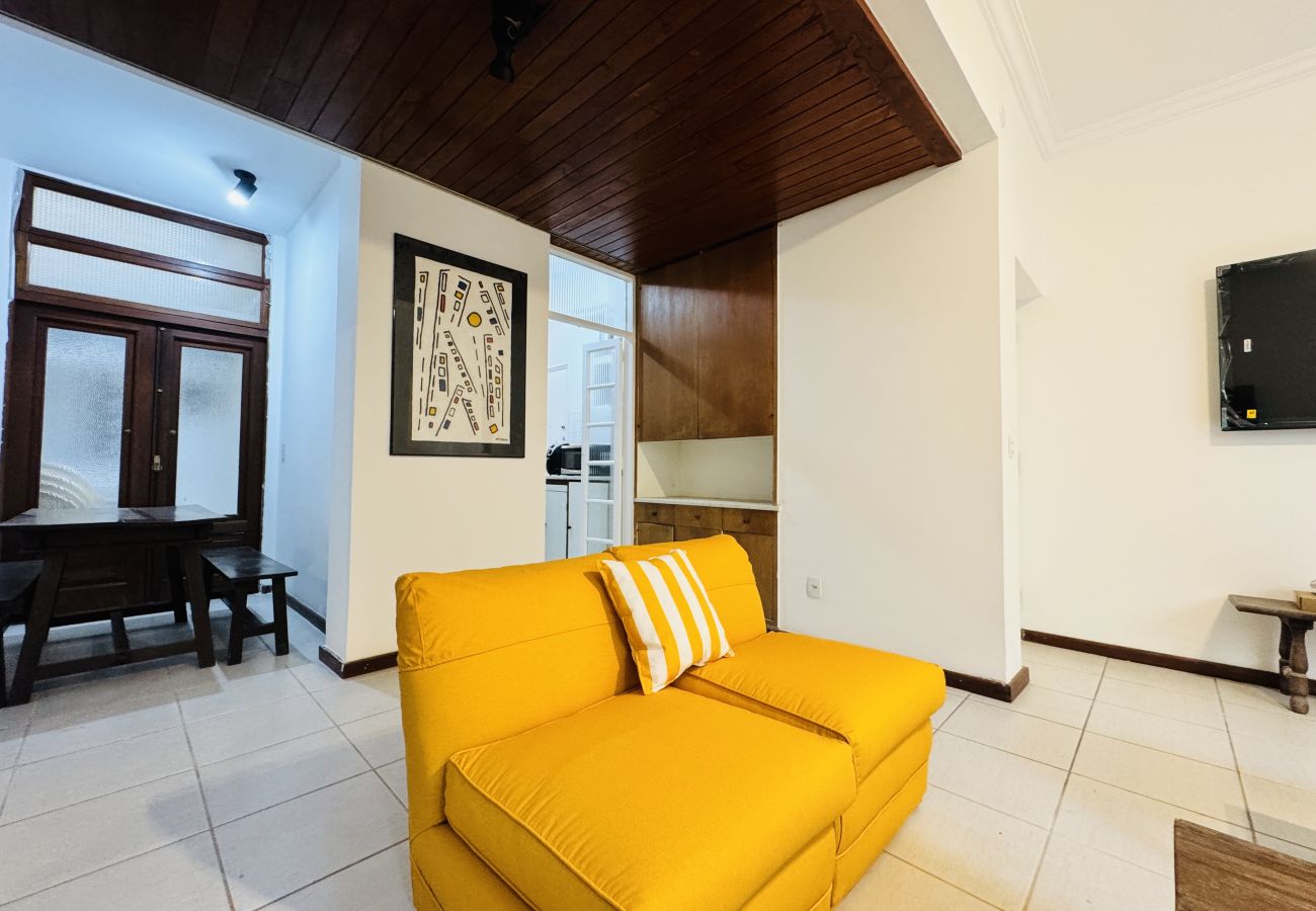 Apartamento em Rio de Janeiro - Charmoso Apartamento Térreo com Estilo e Conforto