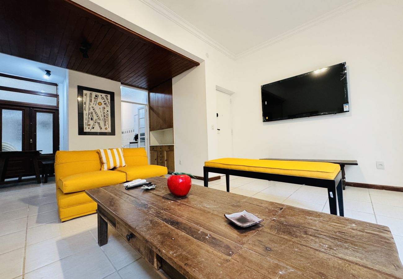 Apartamento em Rio de Janeiro - Charmoso Apartamento Térreo com Estilo e Conforto