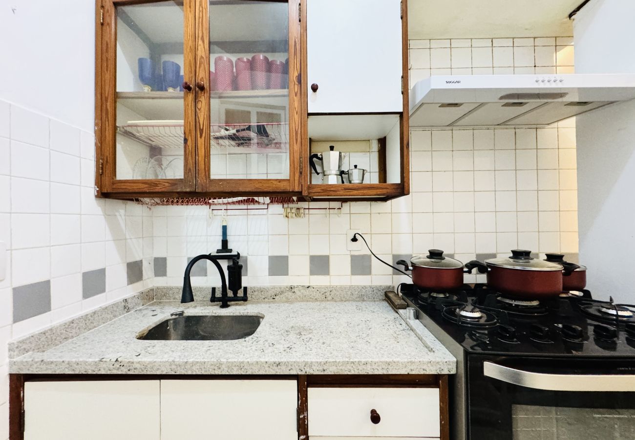 Apartamento em Rio de Janeiro - Charmoso Apartamento Térreo com Estilo e Conforto