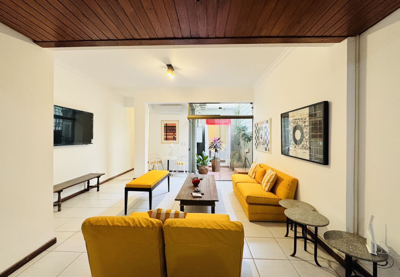 Apartamento em Rio de Janeiro - Charmoso Apartamento Térreo com Estilo e Conforto