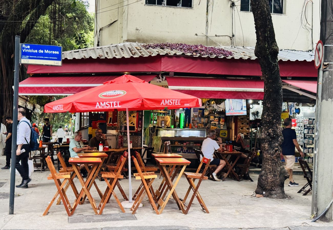 Apartamento em Rio de Janeiro - Charmoso Apartamento Térreo com Estilo e Conforto