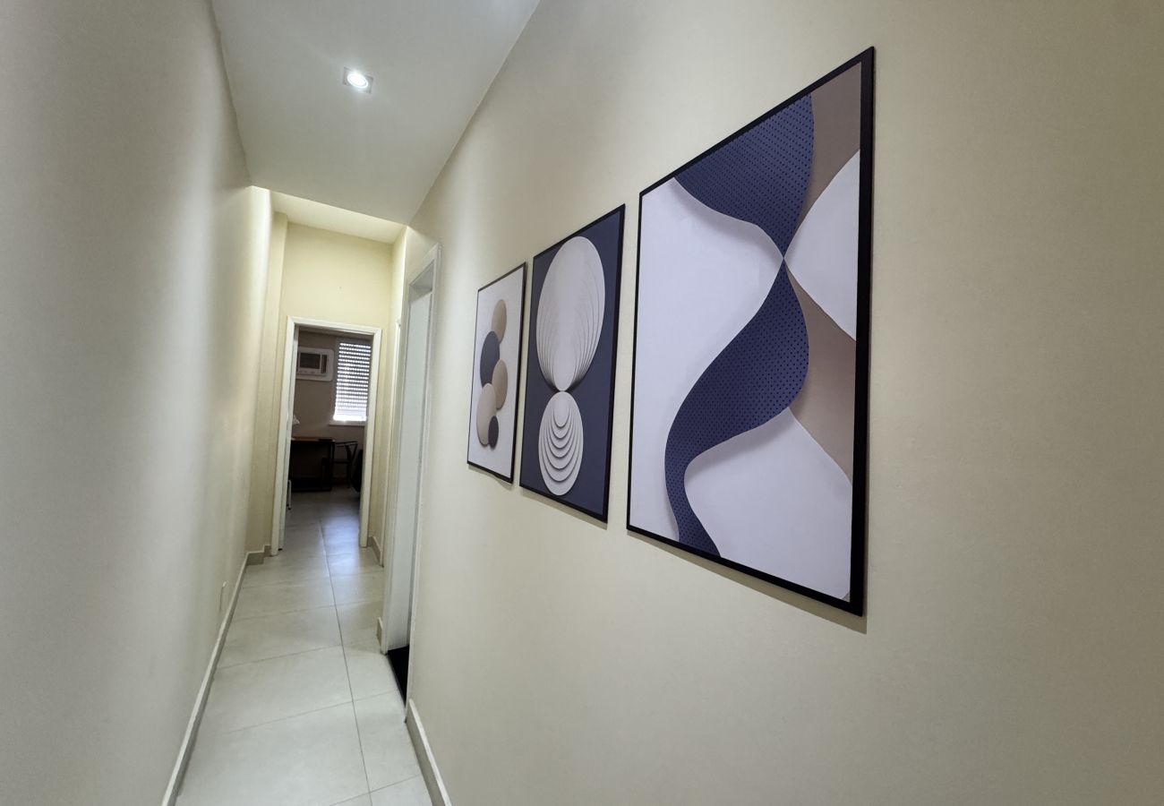 Apartamento em Rio de Janeiro - Design Clean e Localização Perfeita em Ipanema p/ Casal