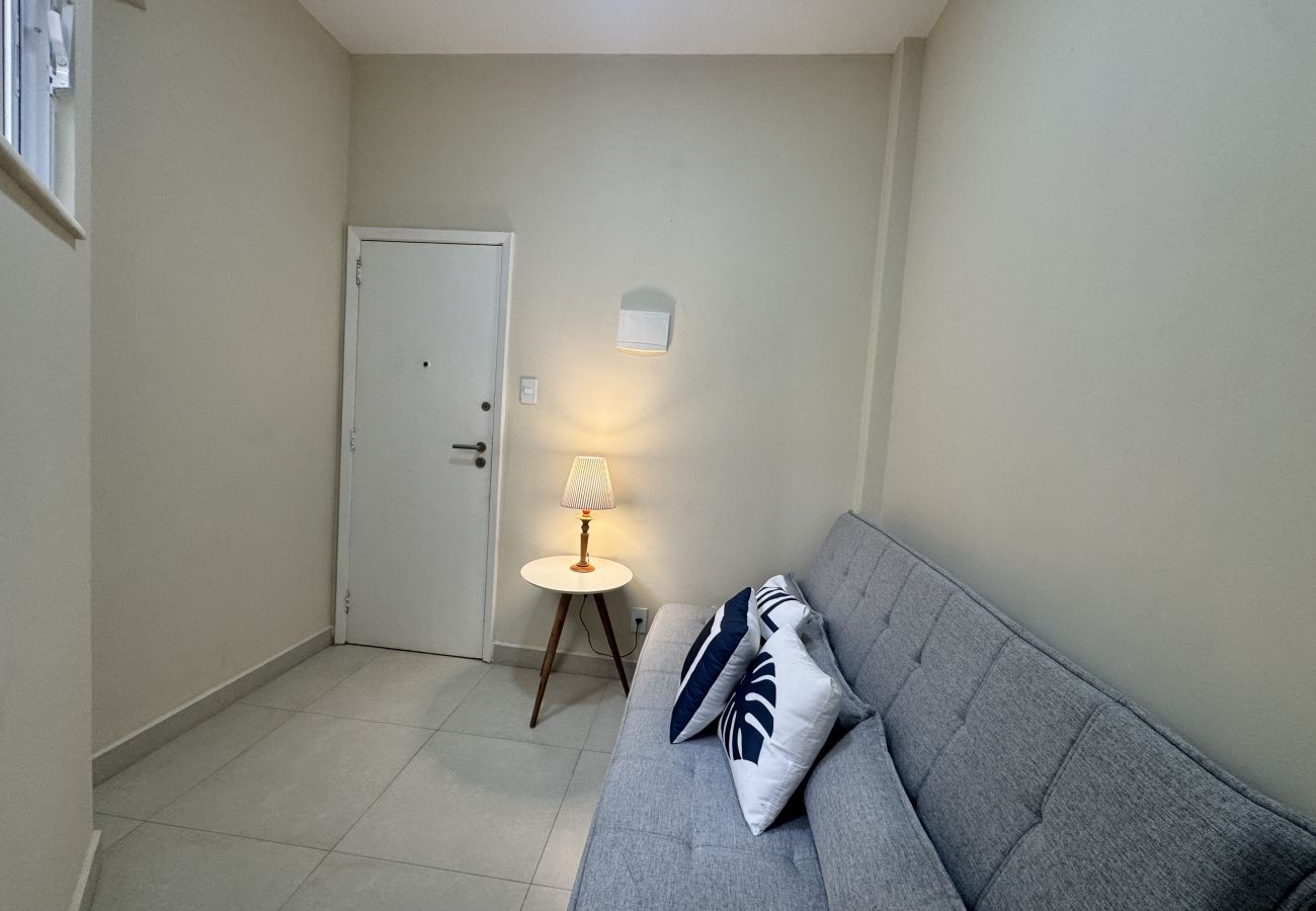 Apartamento em Rio de Janeiro - Design Clean e Localização Perfeita em Ipanema p/ Casal