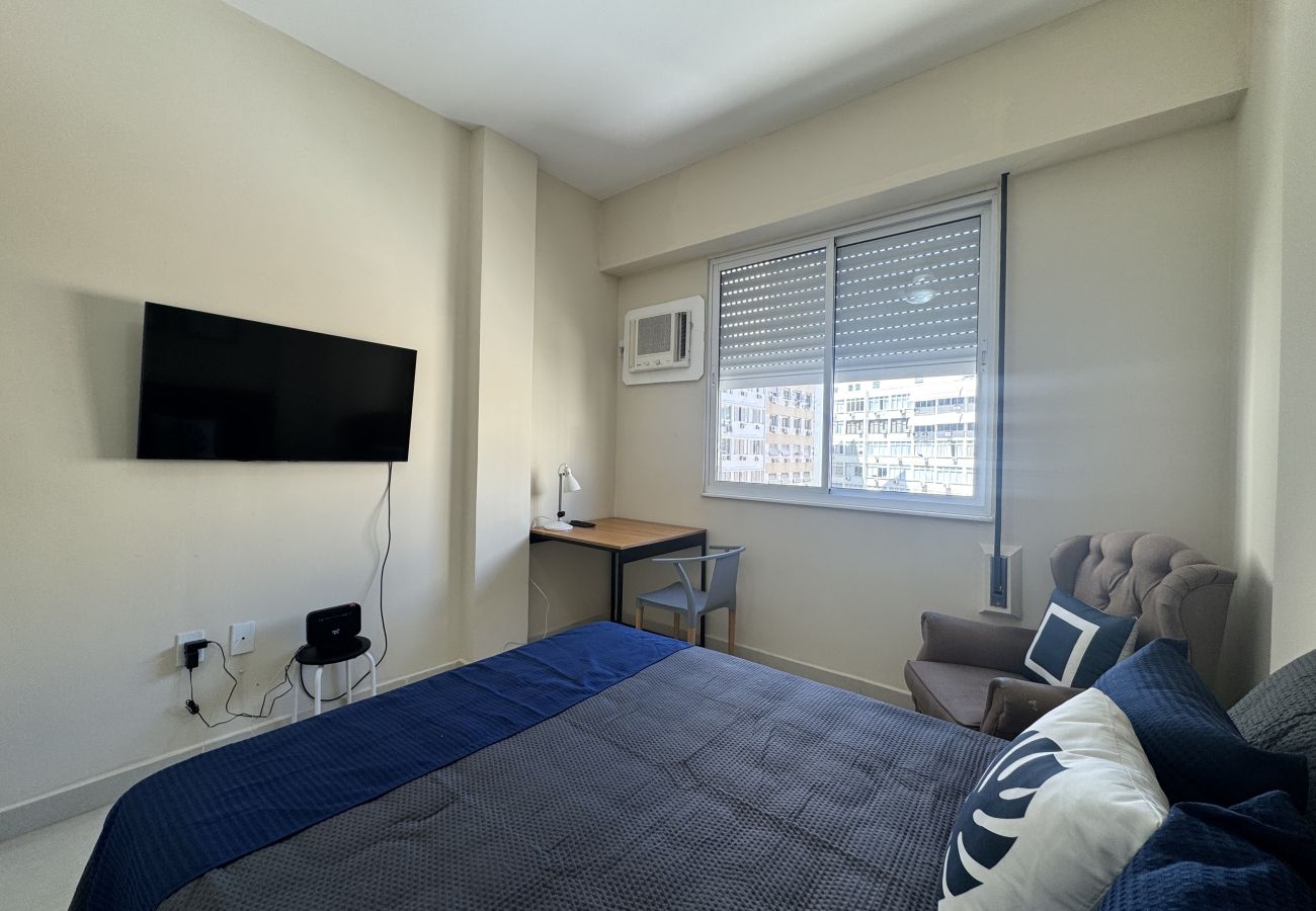 Apartamento em Rio de Janeiro - Design Clean e Localização Perfeita em Ipanema p/ Casal
