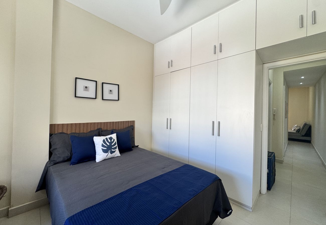Apartamento em Rio de Janeiro - Design Clean e Localização Perfeita em Ipanema p/ Casal
