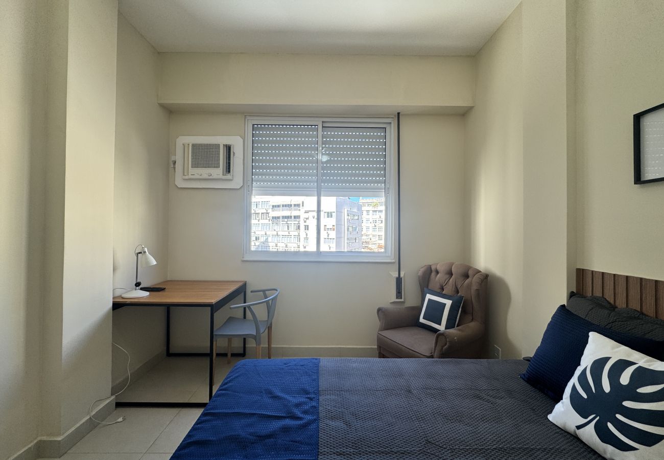 Apartamento em Rio de Janeiro - Design Clean e Localização Perfeita em Ipanema p/ Casal