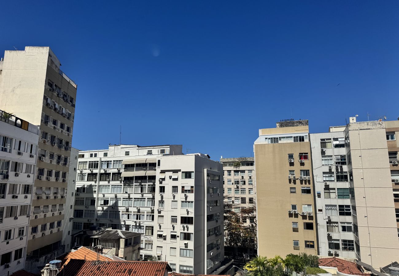 Apartamento em Rio de Janeiro - Design Clean e Localização Perfeita em Ipanema p/ Casal