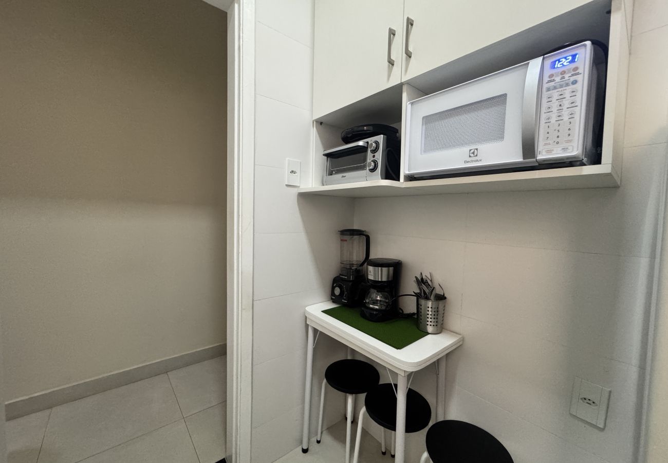 Apartamento em Rio de Janeiro - Design Clean e Localização Perfeita em Ipanema p/ Casal
