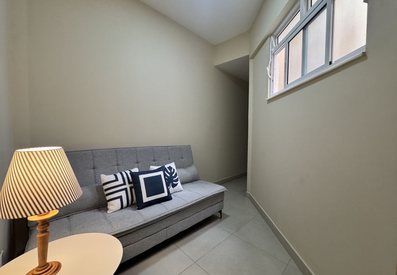 Apartamento em Rio de Janeiro - Design Clean e Localização Perfeita em Ipanema p/ Casal