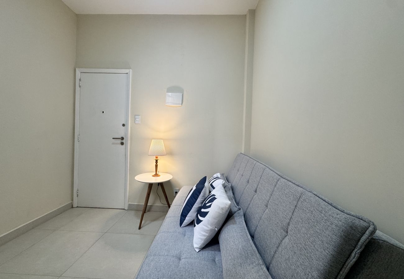 Apartamento em Rio de Janeiro - Design Clean e Localização Perfeita em Ipanema p/ Casal