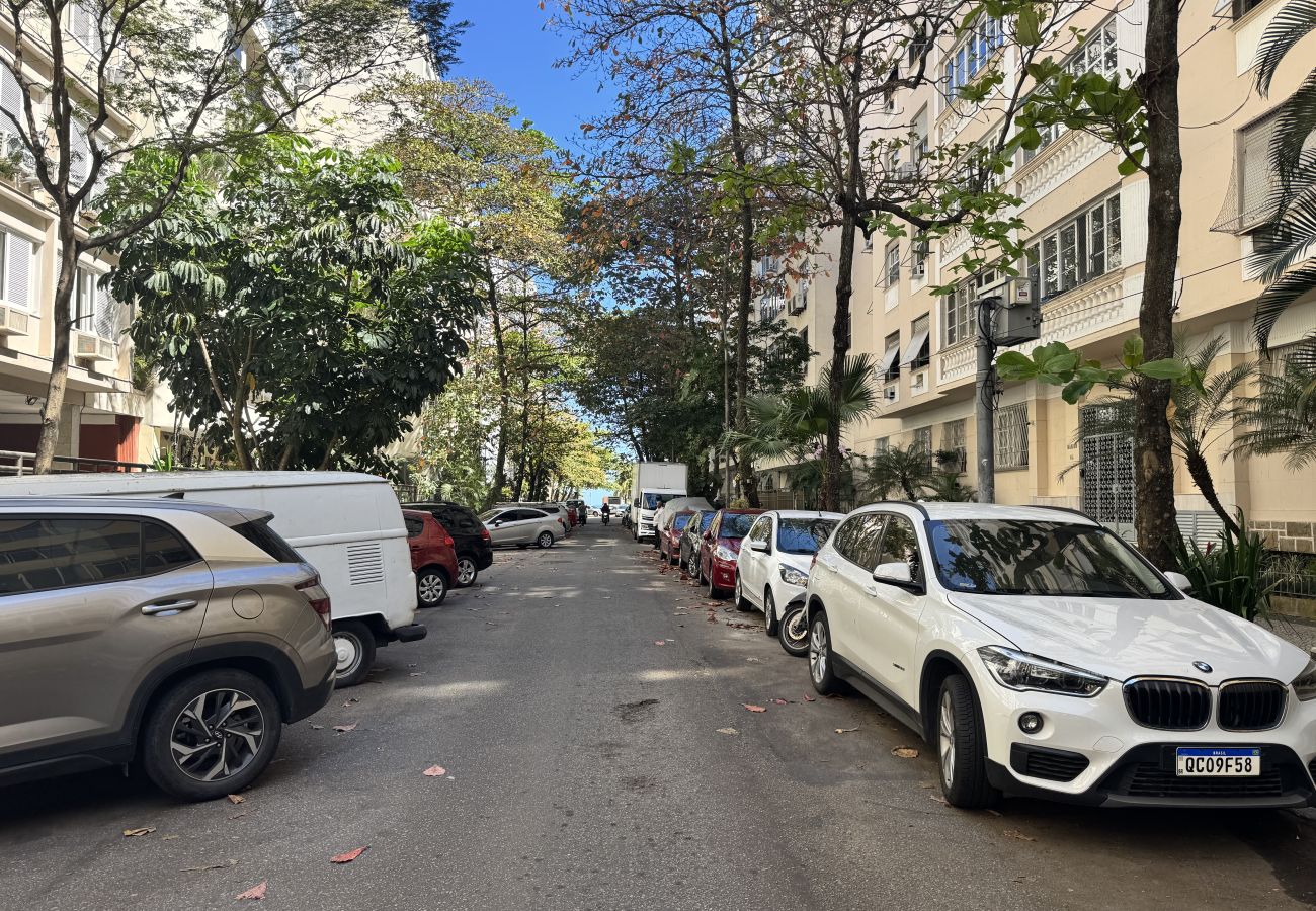 Apartamento em Rio de Janeiro - Design Clean e Localização Perfeita em Ipanema p/ Casal