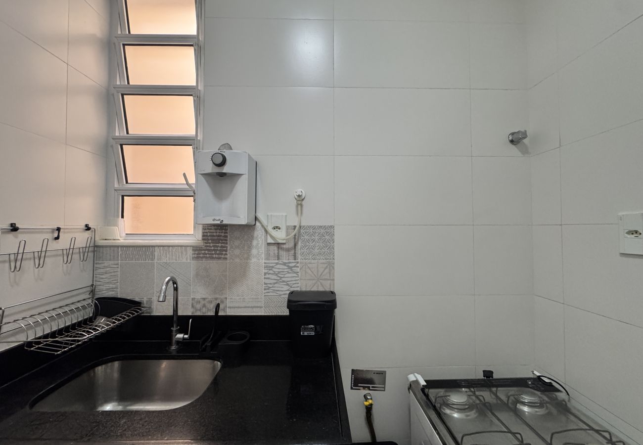 Apartamento em Rio de Janeiro - Design Clean e Localização Perfeita em Ipanema p/ Casal