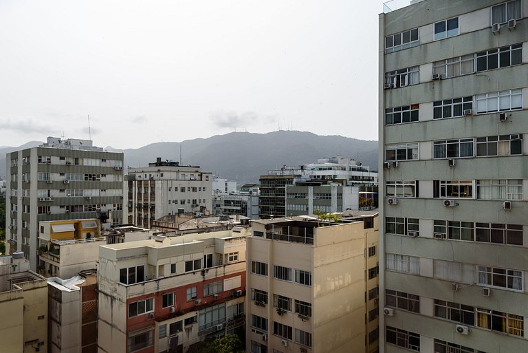 Ipanema novo, amplo com garagem - BestHostRio